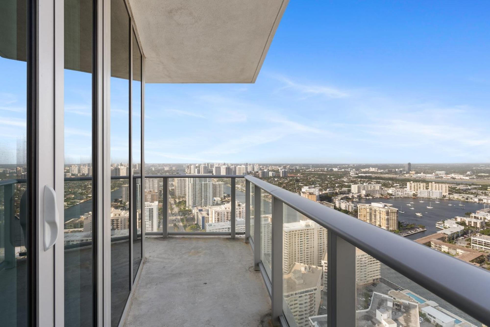 Apartment High Floor Corner 2 Bdr At Lyfe Hollywood