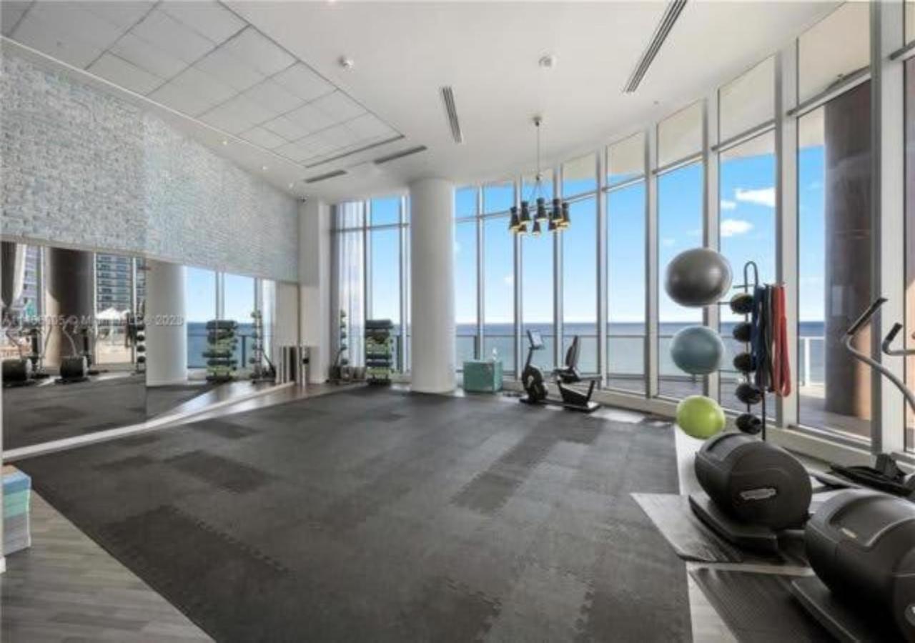 High Floor Corner 2 Bdr At Lyfe Apartment Hollywood