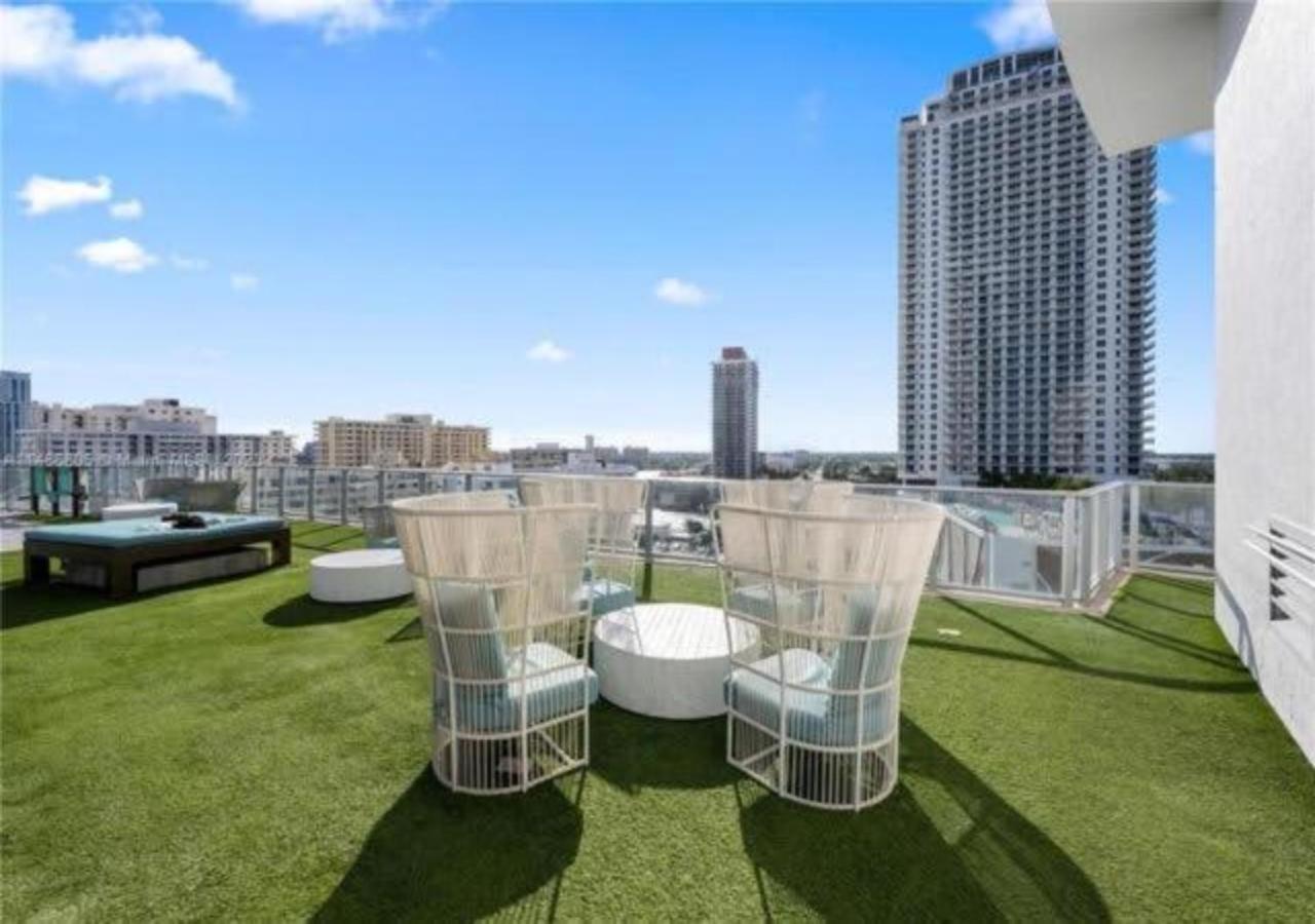 High Floor Corner 2 Bdr At Lyfe Hollywood