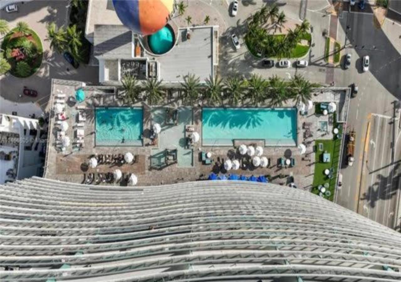 High Floor Corner 2 Bdr At Lyfe * Hollywood