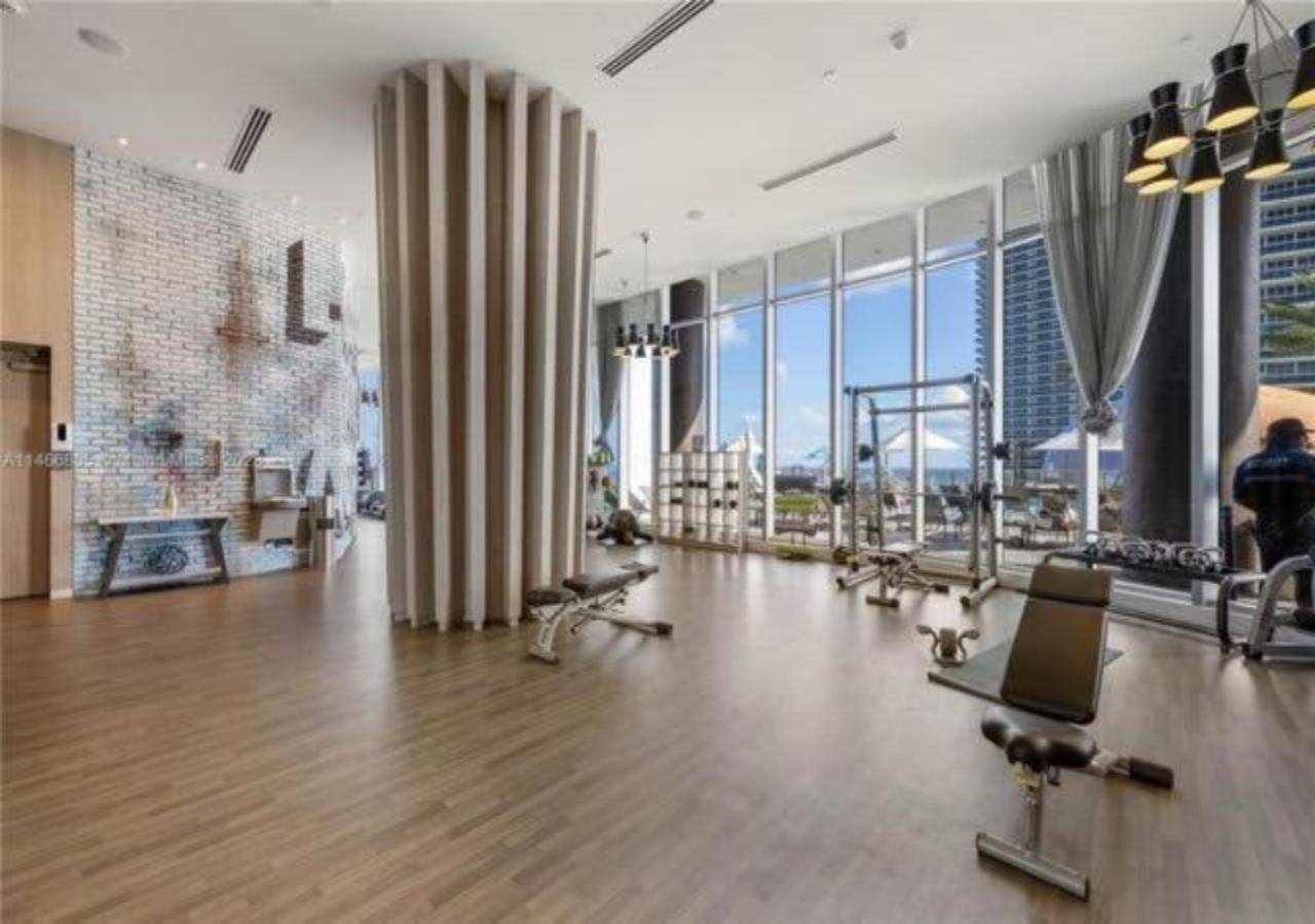 High Floor Corner 2 Bdr At Lyfe