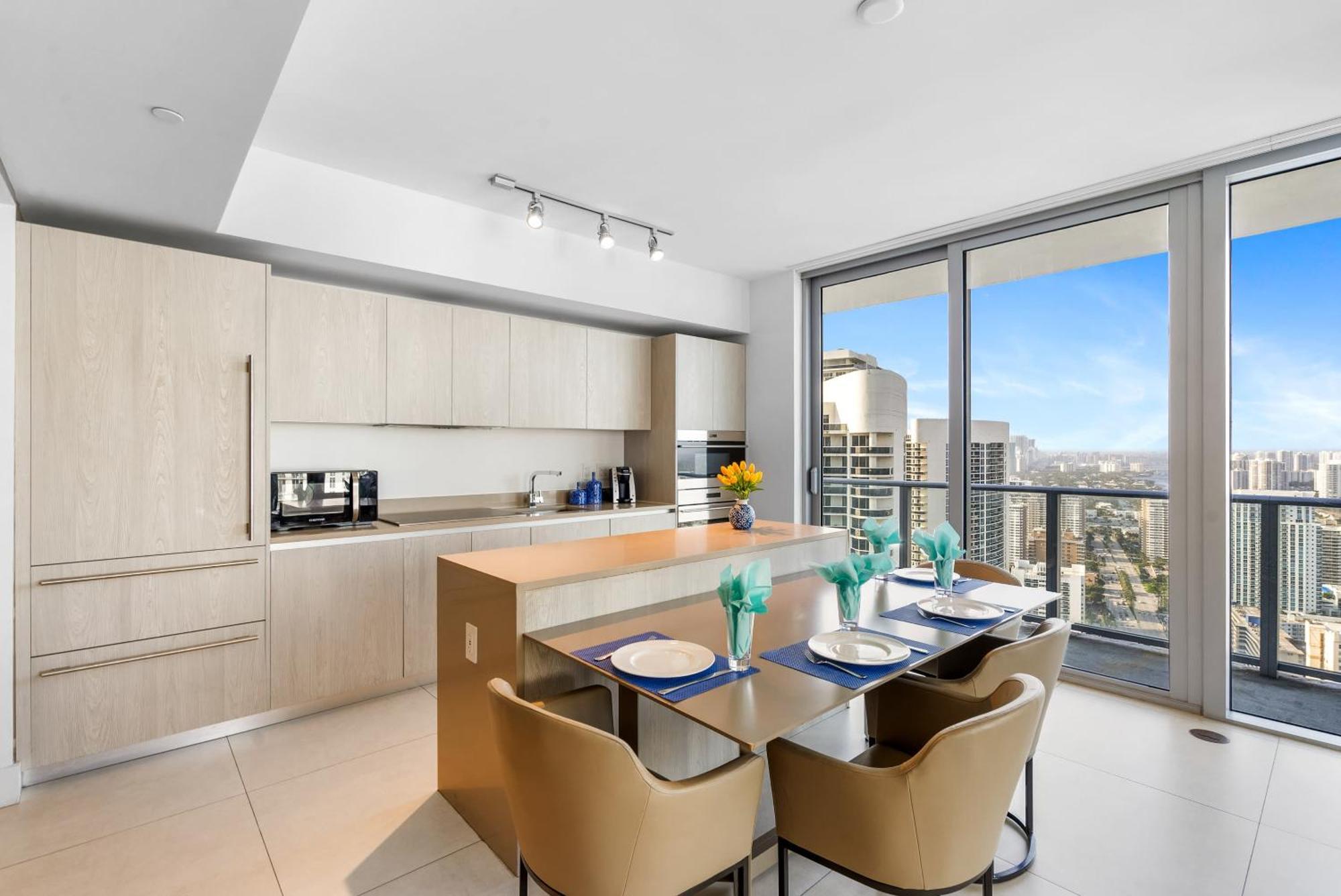 Apartamento High Floor Corner 2 Bdr At Lyfe